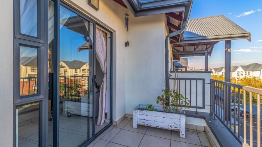 2 Bedroom Property for Sale in Greenstone Crest Gauteng