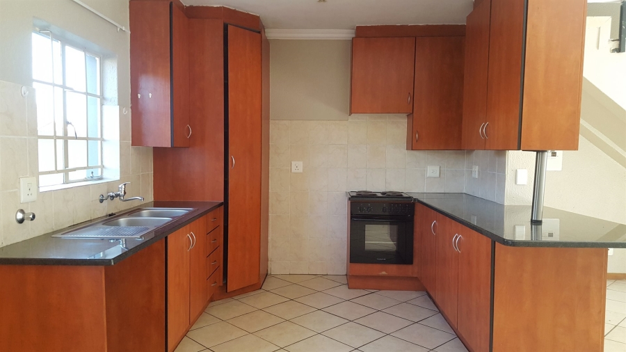 To Let 3 Bedroom Property for Rent in Annlin Gauteng