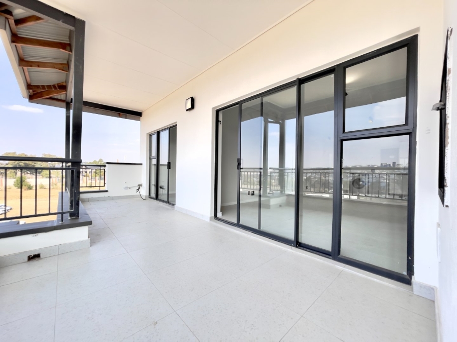 To Let 3 Bedroom Property for Rent in Waterfall Gauteng