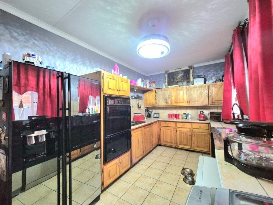 3 Bedroom Property for Sale in Elardus Park Gauteng