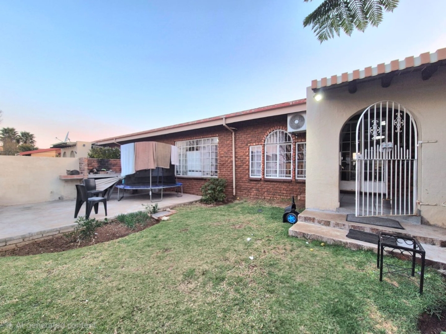 3 Bedroom Property for Sale in Elardus Park Gauteng