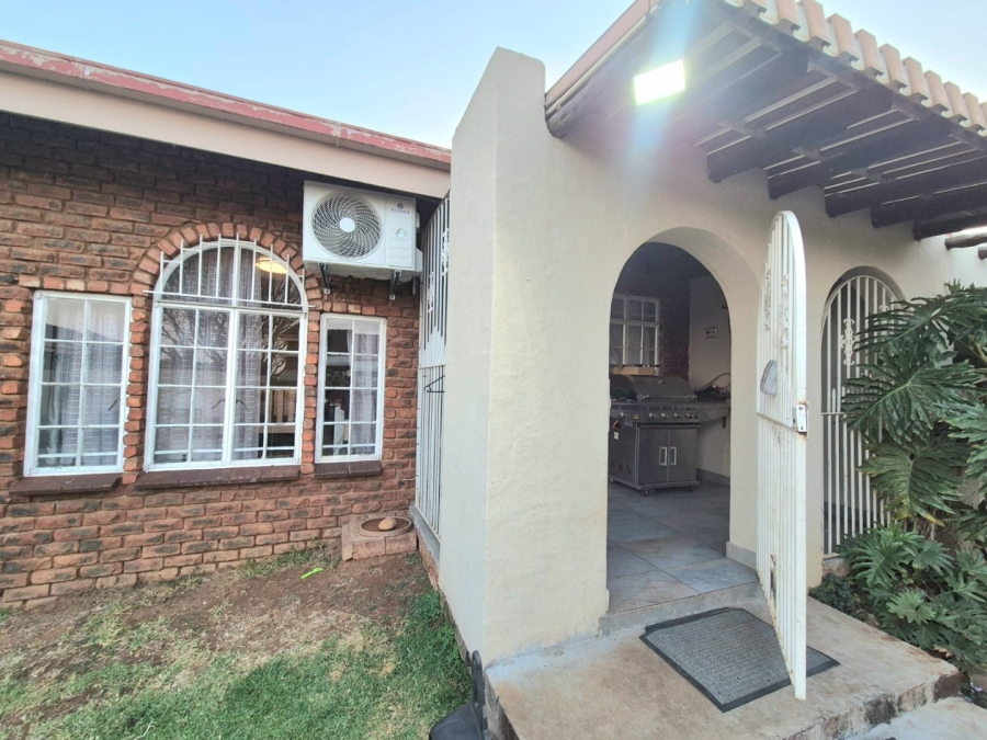 3 Bedroom Property for Sale in Elardus Park Gauteng