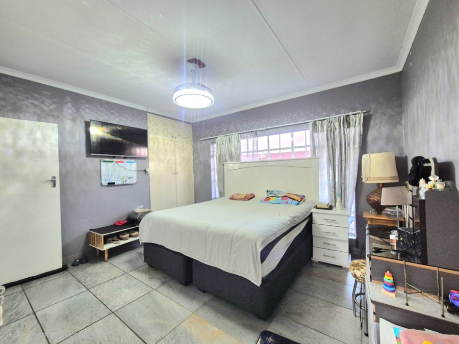 3 Bedroom Property for Sale in Elardus Park Gauteng