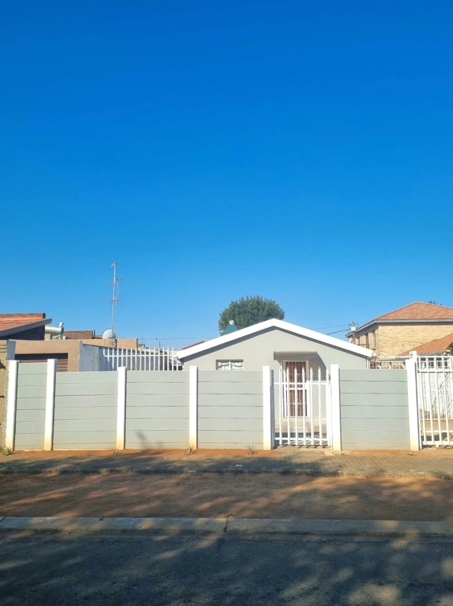 3 Bedroom Property for Sale in Lenasia Ext 2 Gauteng