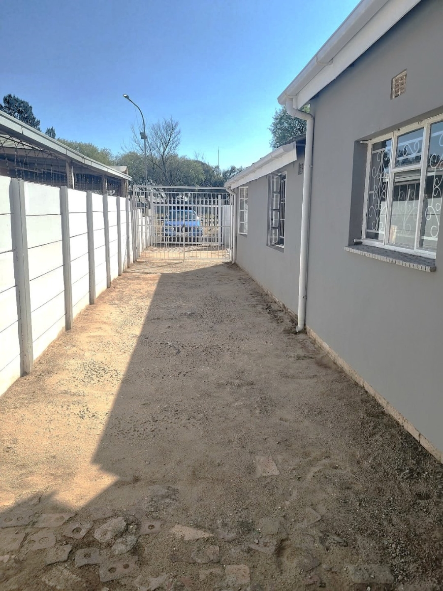 3 Bedroom Property for Sale in Lenasia Ext 2 Gauteng