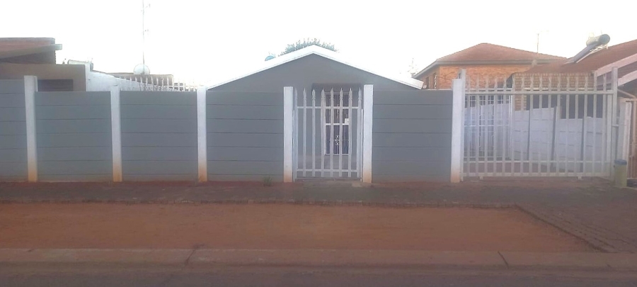3 Bedroom Property for Sale in Lenasia Ext 2 Gauteng