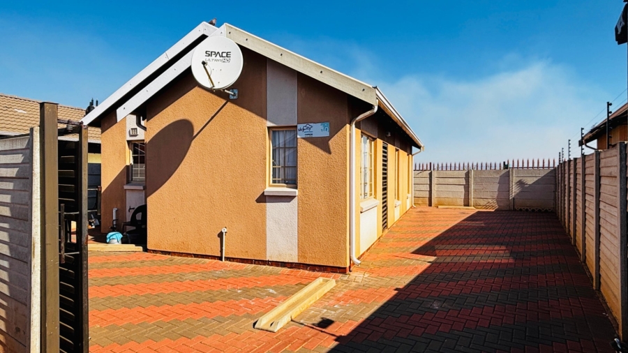  Bedroom Property for Sale in Sky City Gauteng