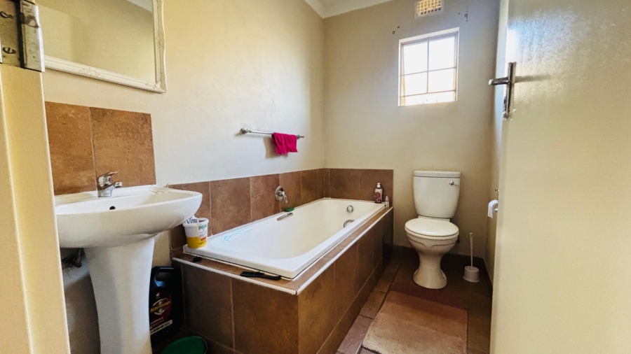  Bedroom Property for Sale in Sky City Gauteng