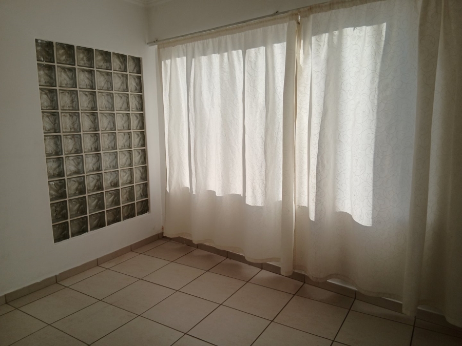 2 Bedroom Property for Sale in Illovo Gauteng