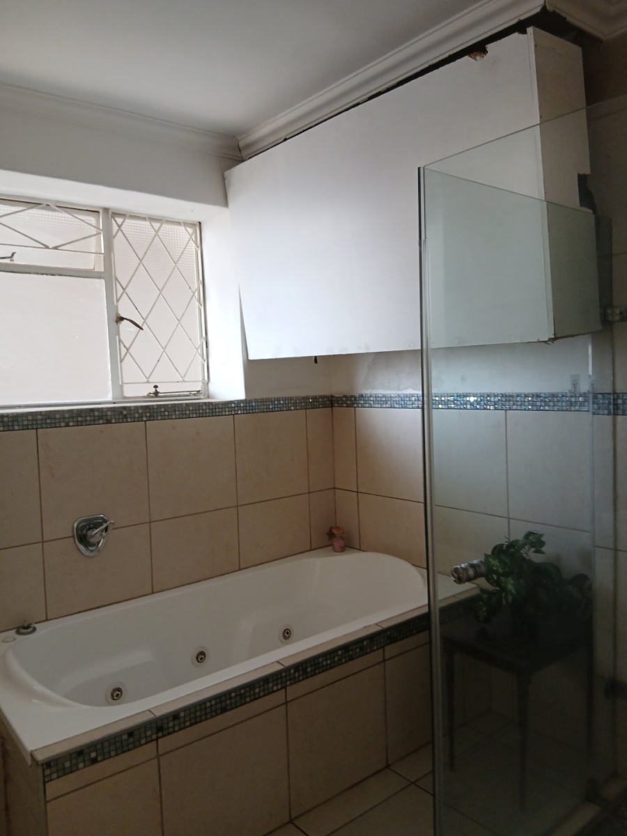 2 Bedroom Property for Sale in Illovo Gauteng