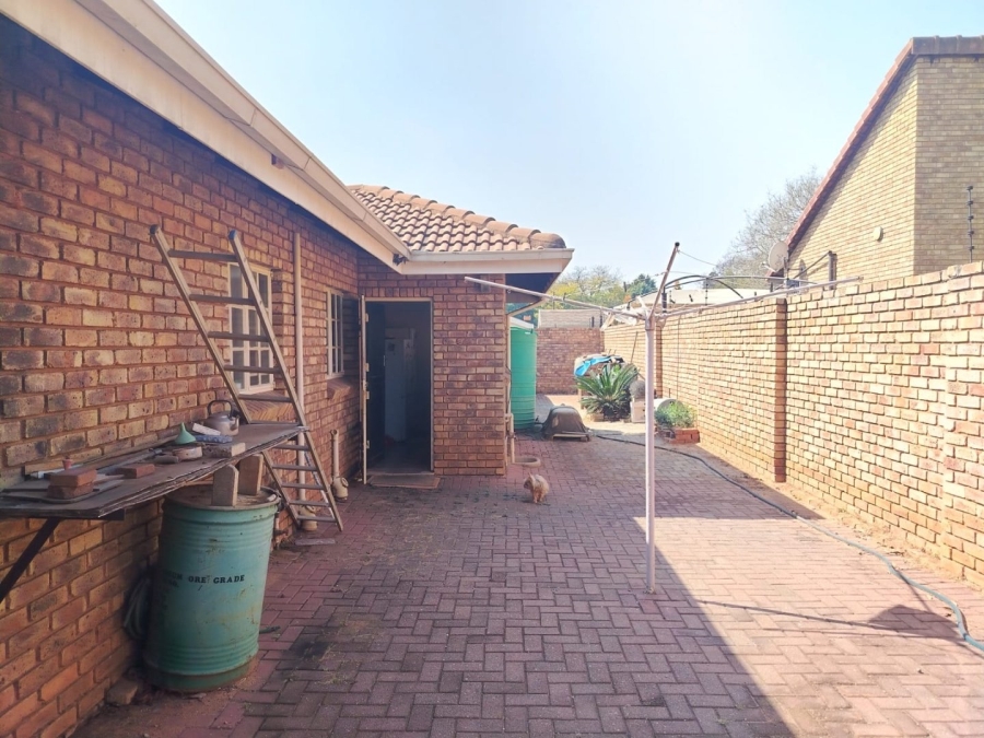 3 Bedroom Property for Sale in Silverton Gauteng