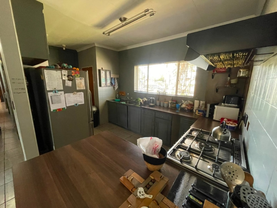 4 Bedroom Property for Sale in Verwoerdpark Gauteng