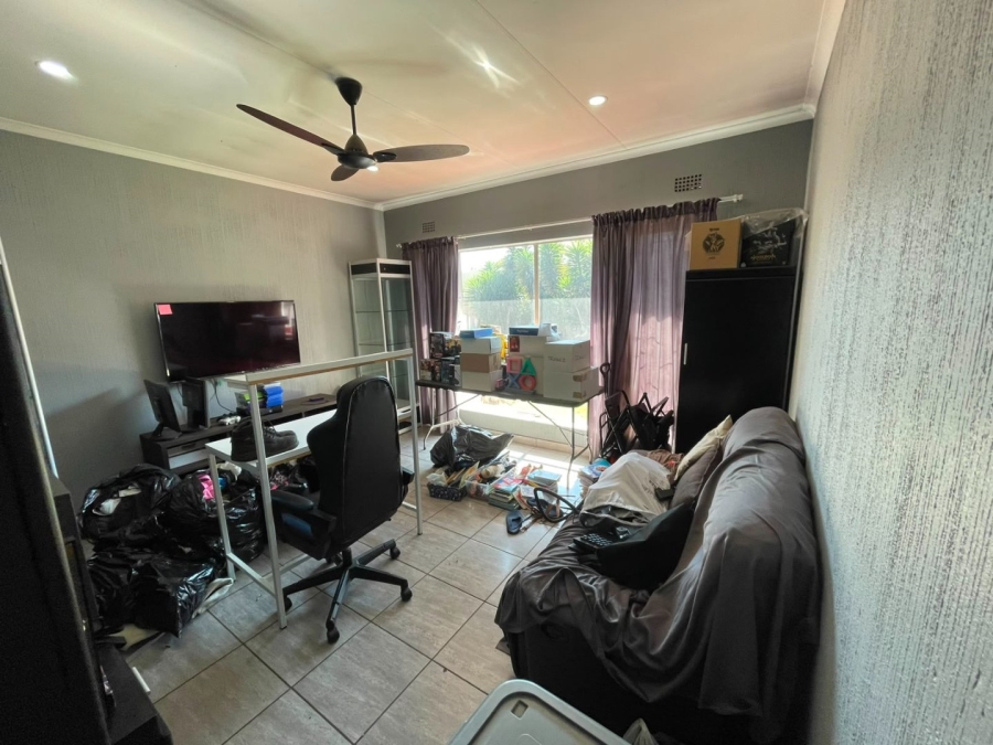 4 Bedroom Property for Sale in Verwoerdpark Gauteng