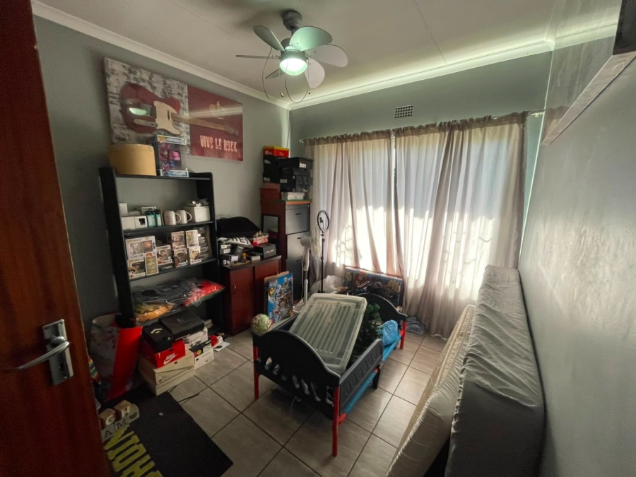 4 Bedroom Property for Sale in Verwoerdpark Gauteng