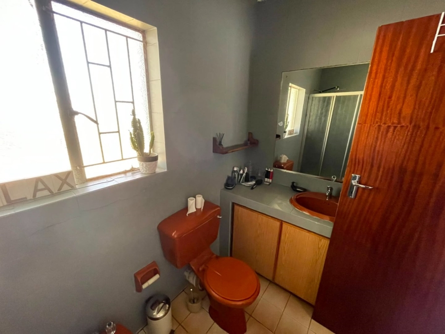 4 Bedroom Property for Sale in Verwoerdpark Gauteng