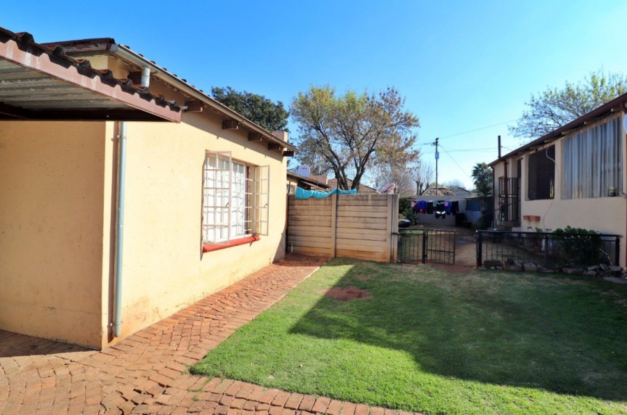 6 Bedroom Property for Sale in Primrose Gauteng