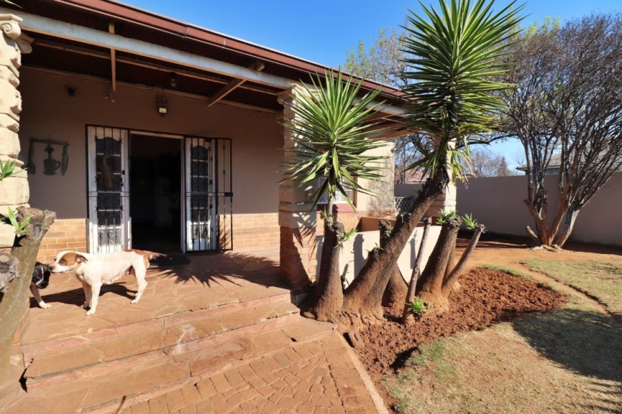 6 Bedroom Property for Sale in Primrose Gauteng