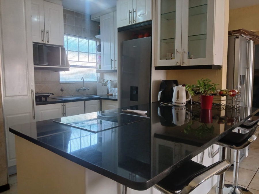 2 Bedroom Property for Sale in Lyndhurst Gauteng