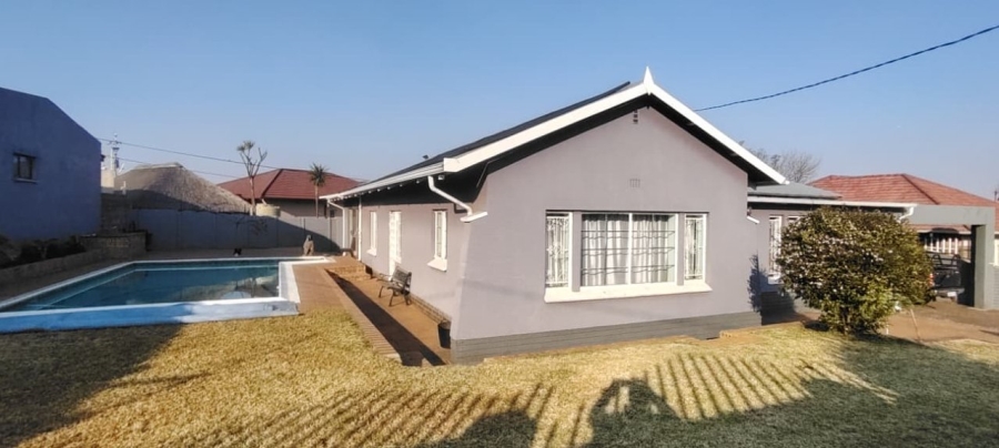 4 Bedroom Property for Sale in Homestead Gauteng