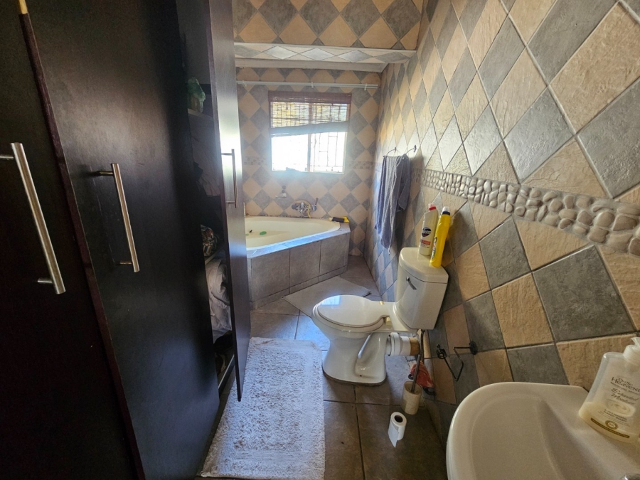 3 Bedroom Property for Sale in Crystal Park Gauteng