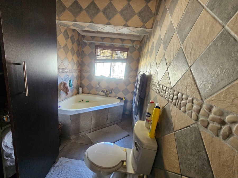 3 Bedroom Property for Sale in Crystal Park Gauteng