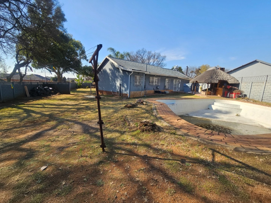 3 Bedroom Property for Sale in Crystal Park Gauteng