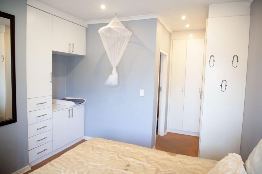 To Let 1 Bedroom Property for Rent in Noordwyk Gauteng