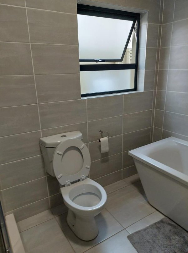 To Let 3 Bedroom Property for Rent in Waterfall Gauteng