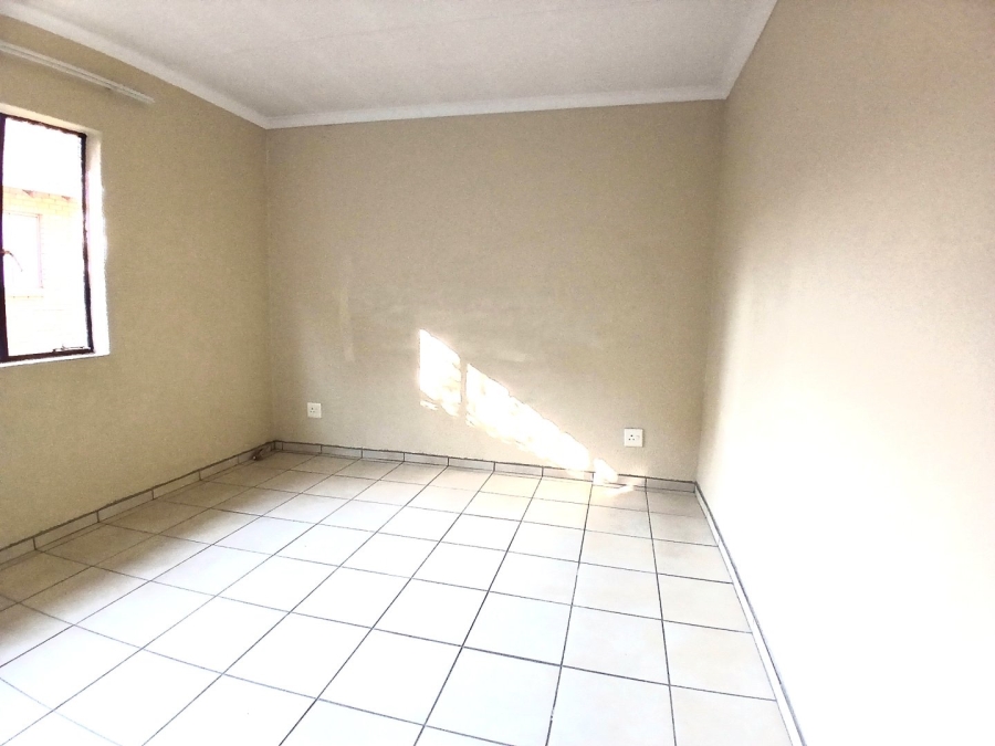 2 Bedroom Property for Sale in Halfway Gardens Gauteng