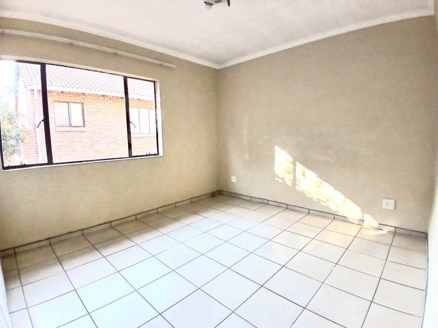 2 Bedroom Property for Sale in Halfway Gardens Gauteng