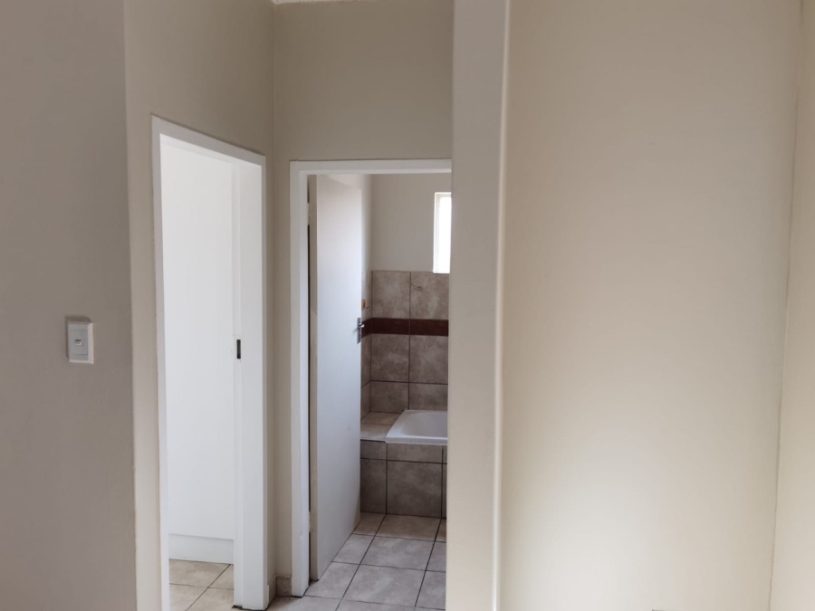 To Let 1 Bedroom Property for Rent in Kempton Park Central Gauteng