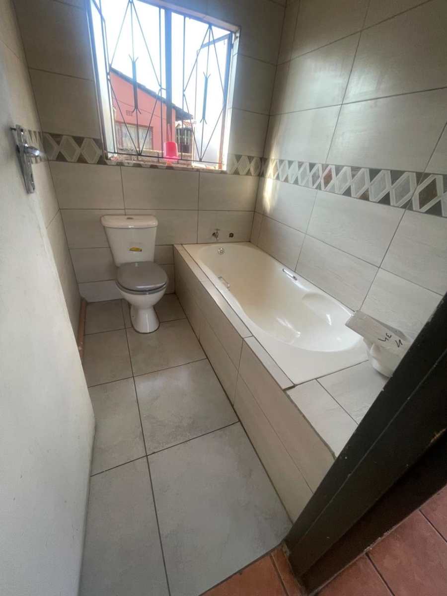 To Let 2 Bedroom Property for Rent in Maokeng Gauteng