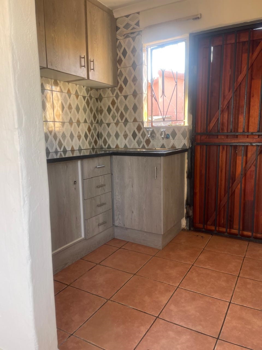 To Let 2 Bedroom Property for Rent in Maokeng Gauteng