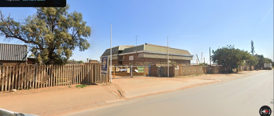 Commercial Property for Sale in Clayville Industria Gauteng