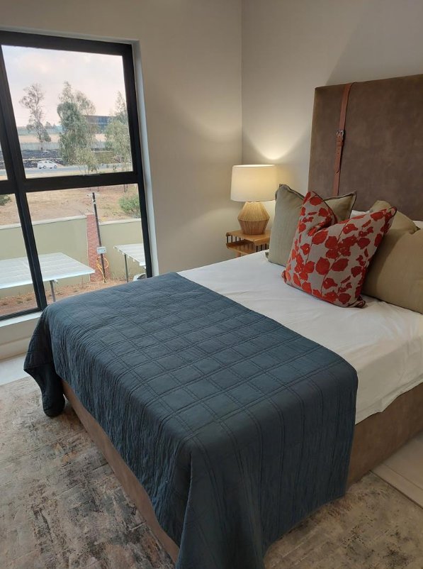To Let 2 Bedroom Property for Rent in Waterfall Gauteng