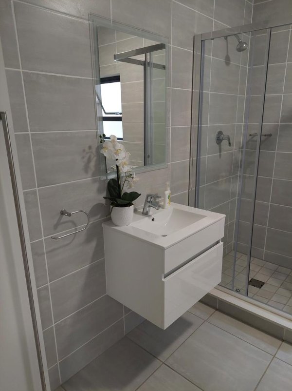 To Let 2 Bedroom Property for Rent in Waterfall Gauteng