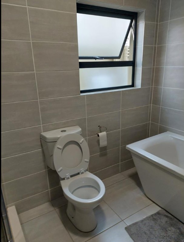 To Let 2 Bedroom Property for Rent in Waterfall Gauteng