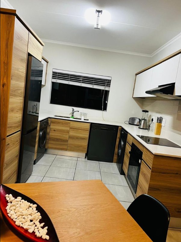 To Let 2 Bedroom Property for Rent in Waterfall Gauteng