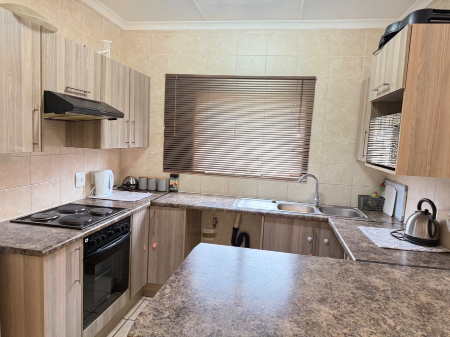 To Let 2 Bedroom Property for Rent in Randpark Ridge Gauteng