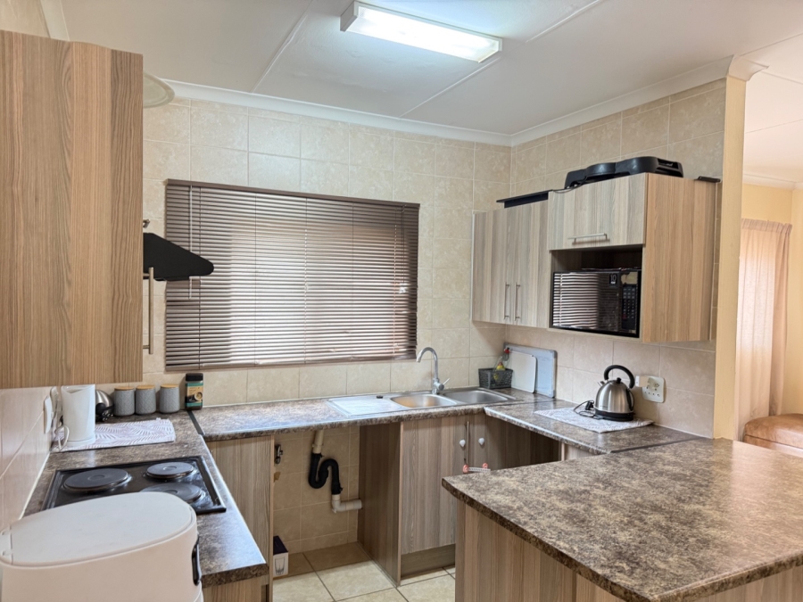 To Let 2 Bedroom Property for Rent in Randpark Ridge Gauteng