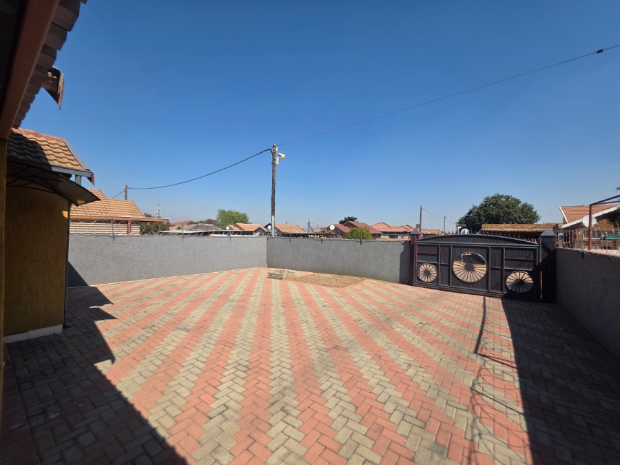 2 Bedroom Property for Sale in Soshanguve XX Gauteng