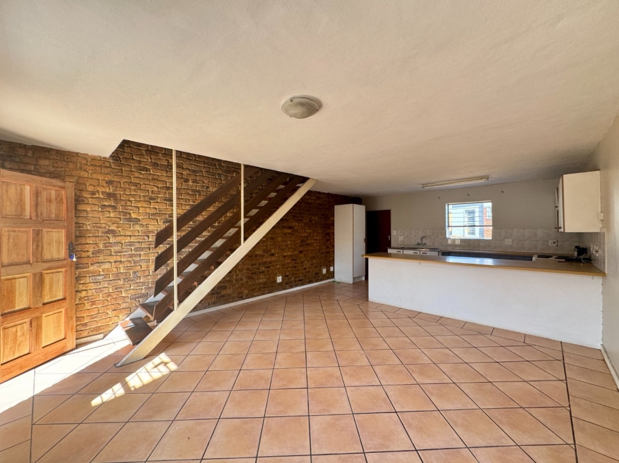 2 Bedroom Property for Sale in Die Hoewes Gauteng