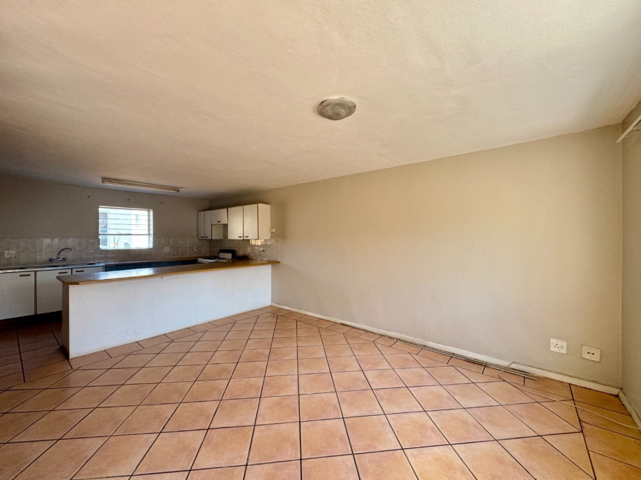 2 Bedroom Property for Sale in Die Hoewes Gauteng