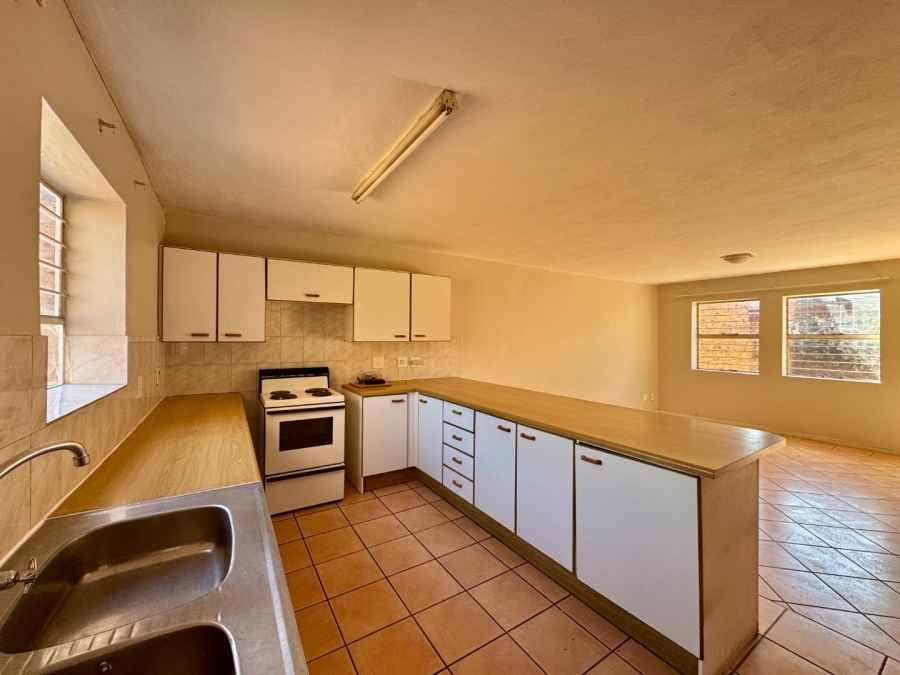 2 Bedroom Property for Sale in Die Hoewes Gauteng