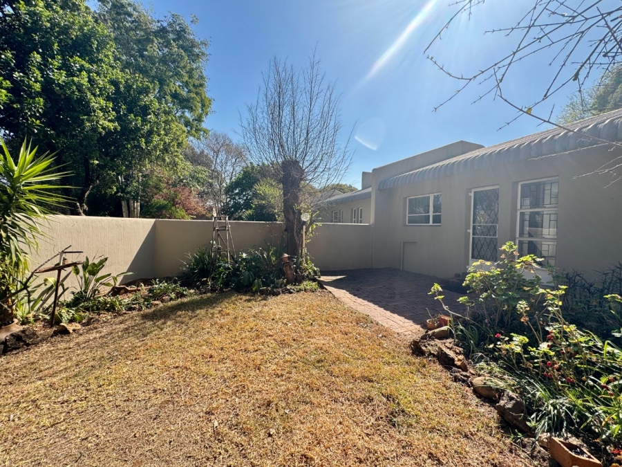 3 Bedroom Property for Sale in Die Hoewes Gauteng