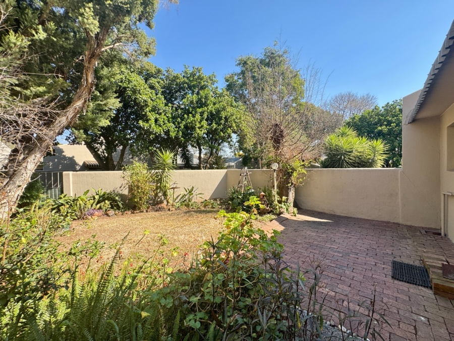 3 Bedroom Property for Sale in Die Hoewes Gauteng