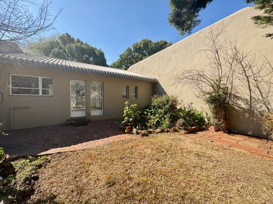 3 Bedroom Property for Sale in Die Hoewes Gauteng