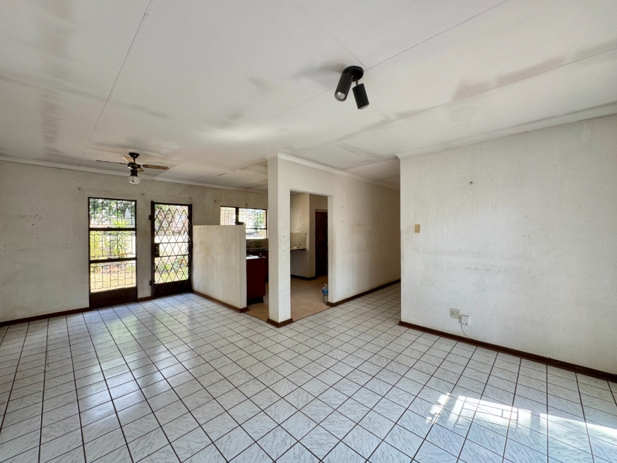 3 Bedroom Property for Sale in Die Hoewes Gauteng