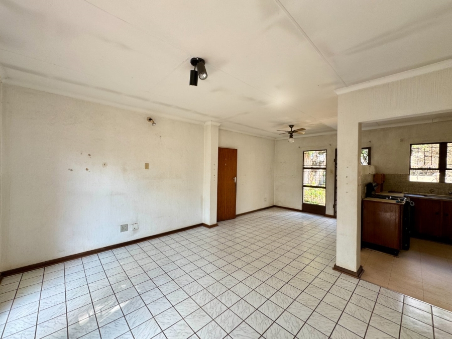 3 Bedroom Property for Sale in Die Hoewes Gauteng
