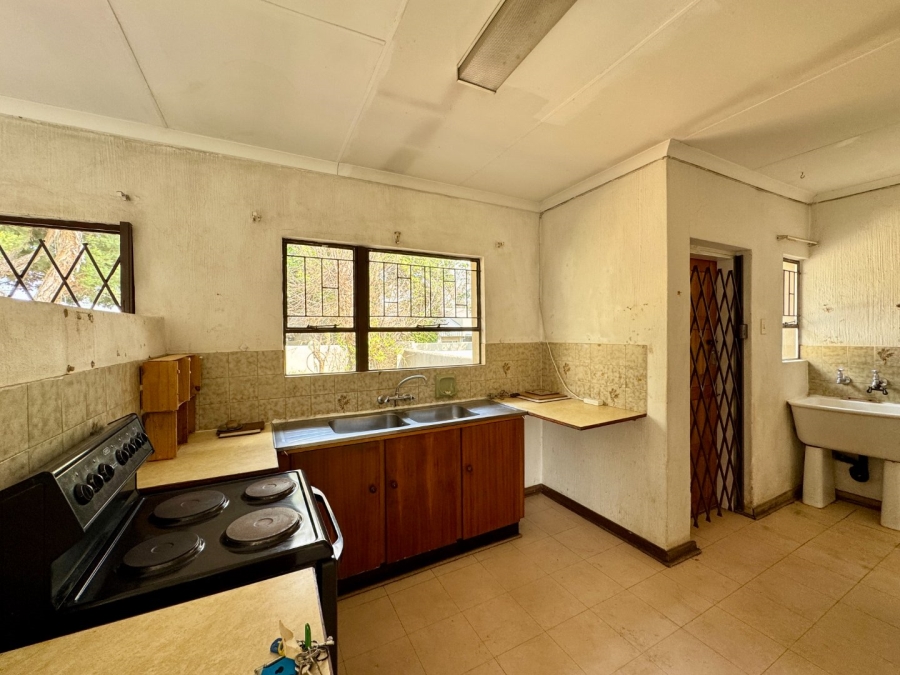 3 Bedroom Property for Sale in Die Hoewes Gauteng
